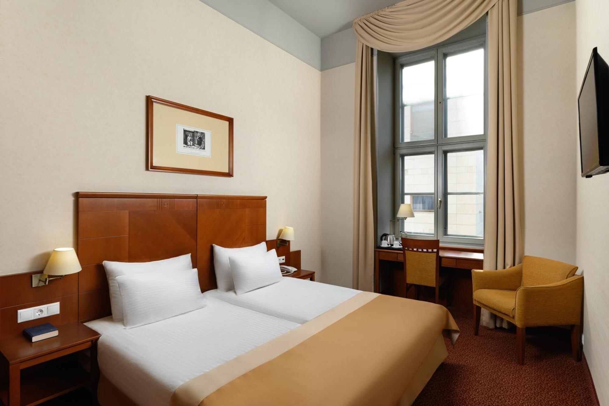 Mercure Szekesfehervar Magyar Kiraly Buitenkant foto