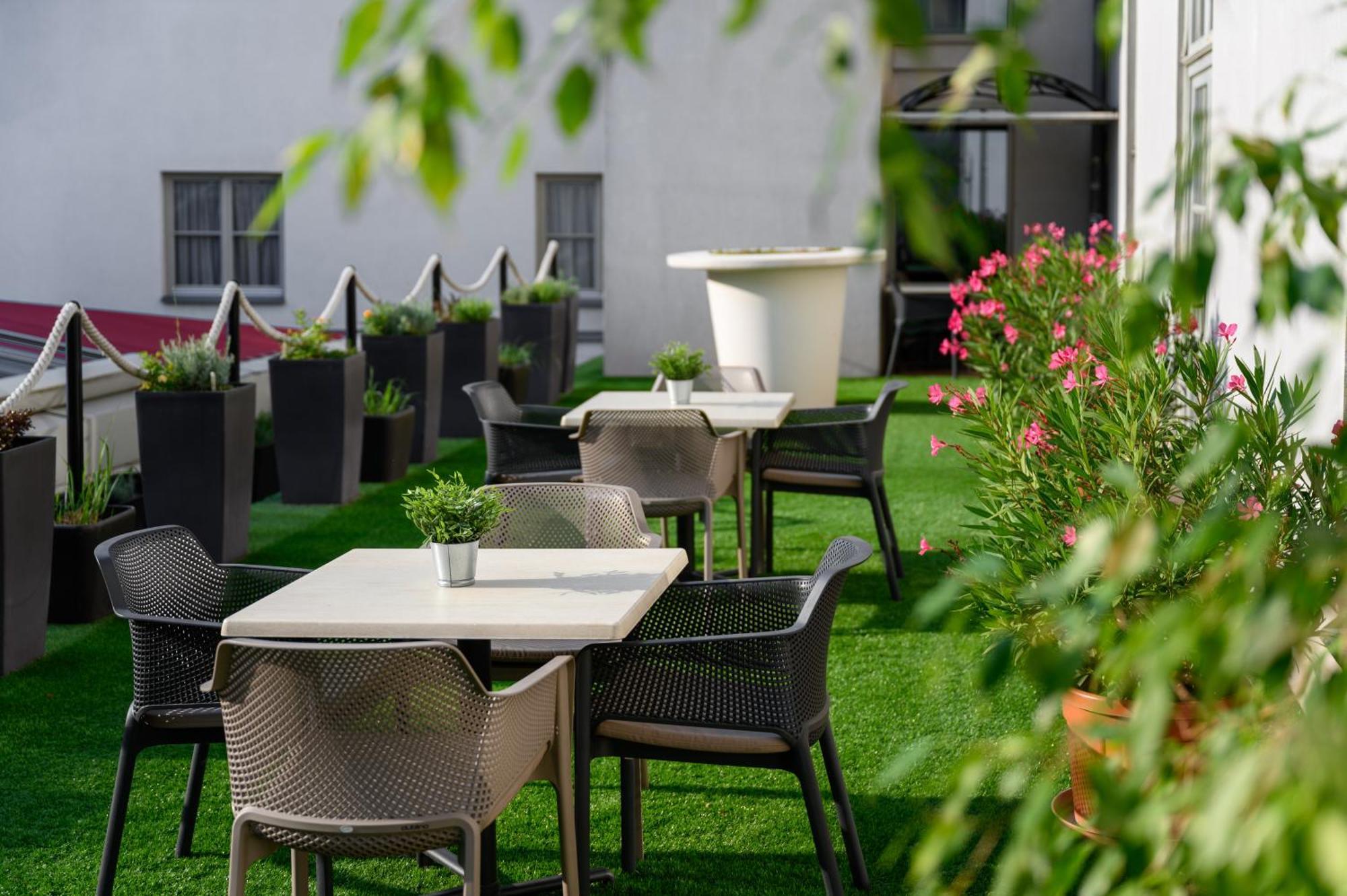 Mercure Szekesfehervar Magyar Kiraly Buitenkant foto