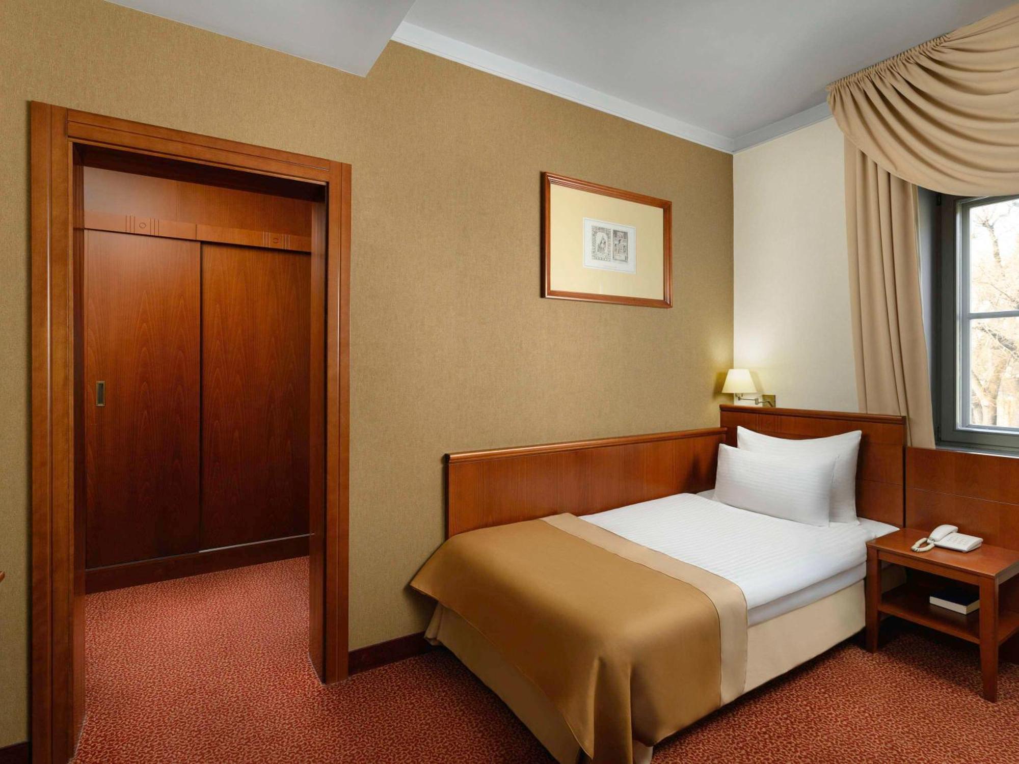 Mercure Szekesfehervar Magyar Kiraly Buitenkant foto