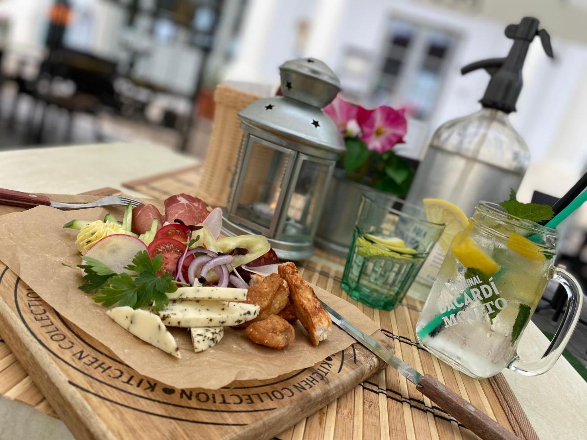 Mercure Szekesfehervar Magyar Kiraly Buitenkant foto